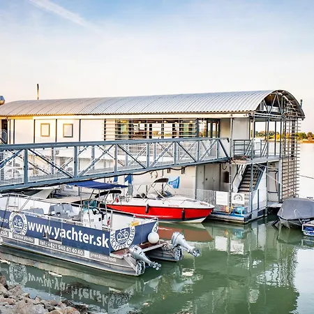 Yachter Club Modrá čajka Bratislava
