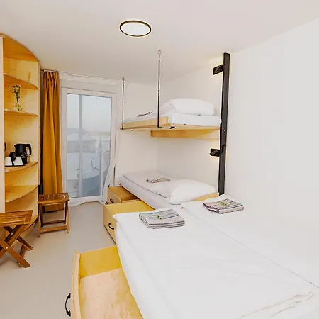 Yachter Club Modrá čajka Hotel en barco Bratislava