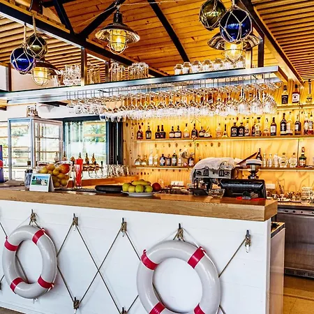 Yachter Club Modrá čajka