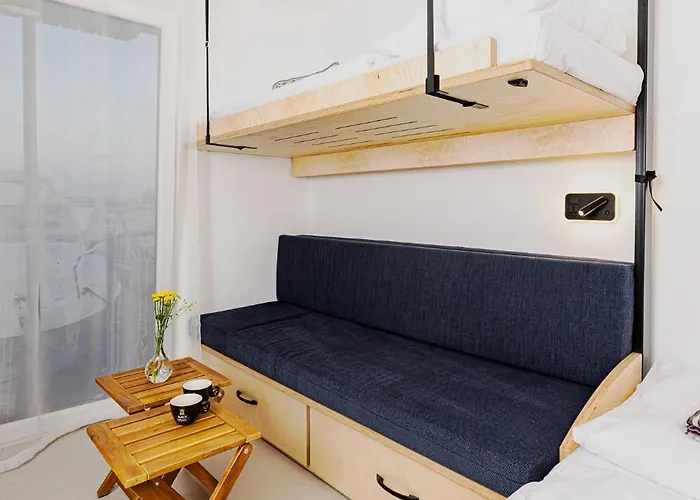 Yachter Club Modra Cajka بوتيل